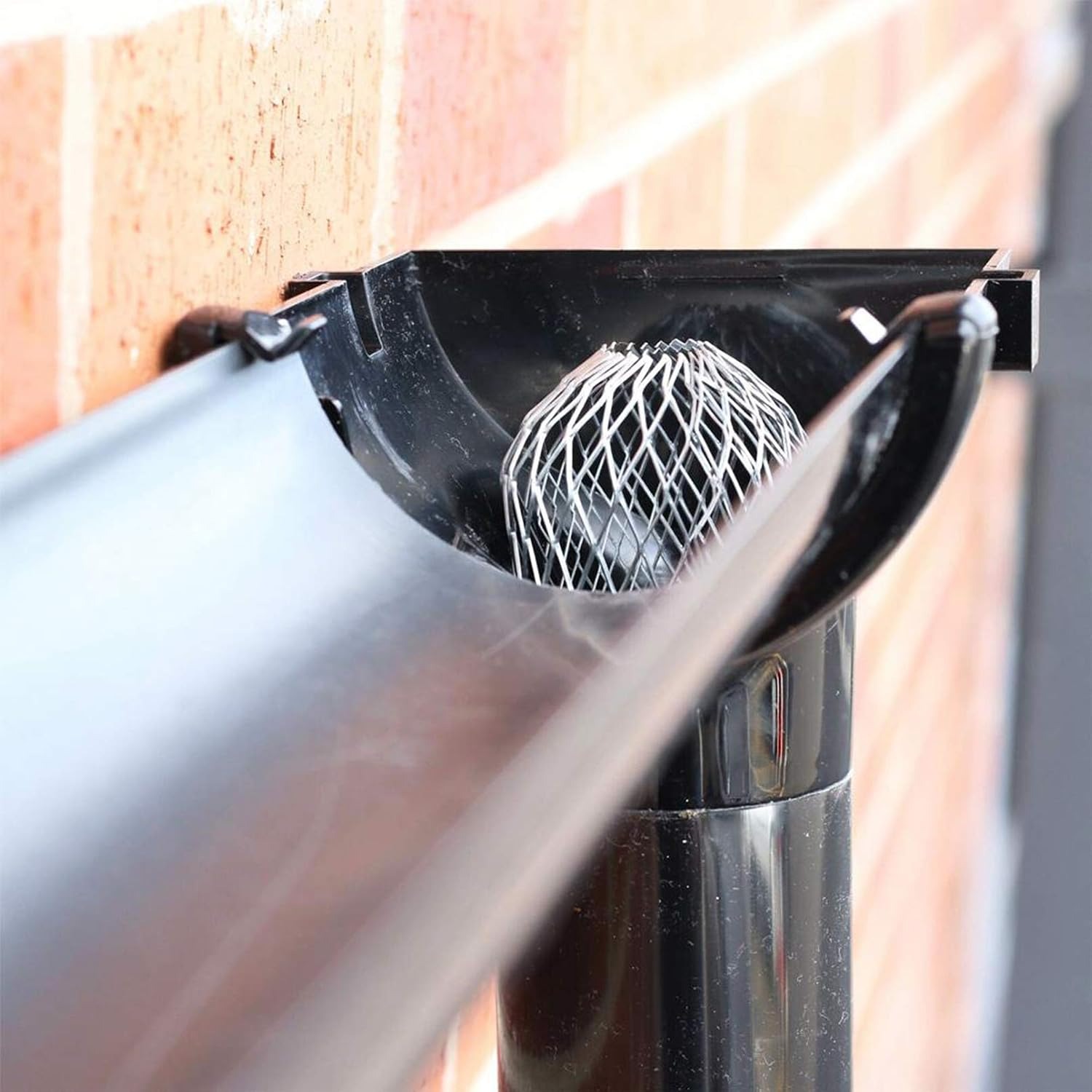 Aluminium Downpipe Leaf Guard 8 Pack: image 4